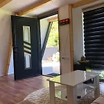 Vikednica Zea *